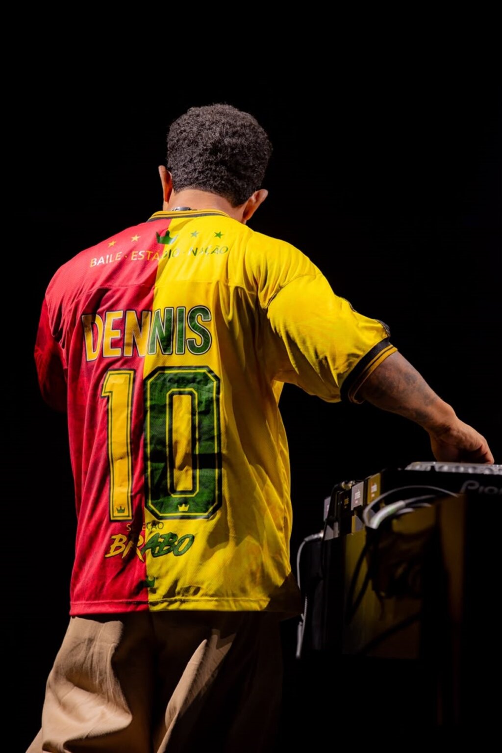 DENNIS LACRA NO ROCK IN RIO LISBOA E JÁ CHEGA COM 9 PLATINAS EM PORTUGAL! 🇧🇷🎶