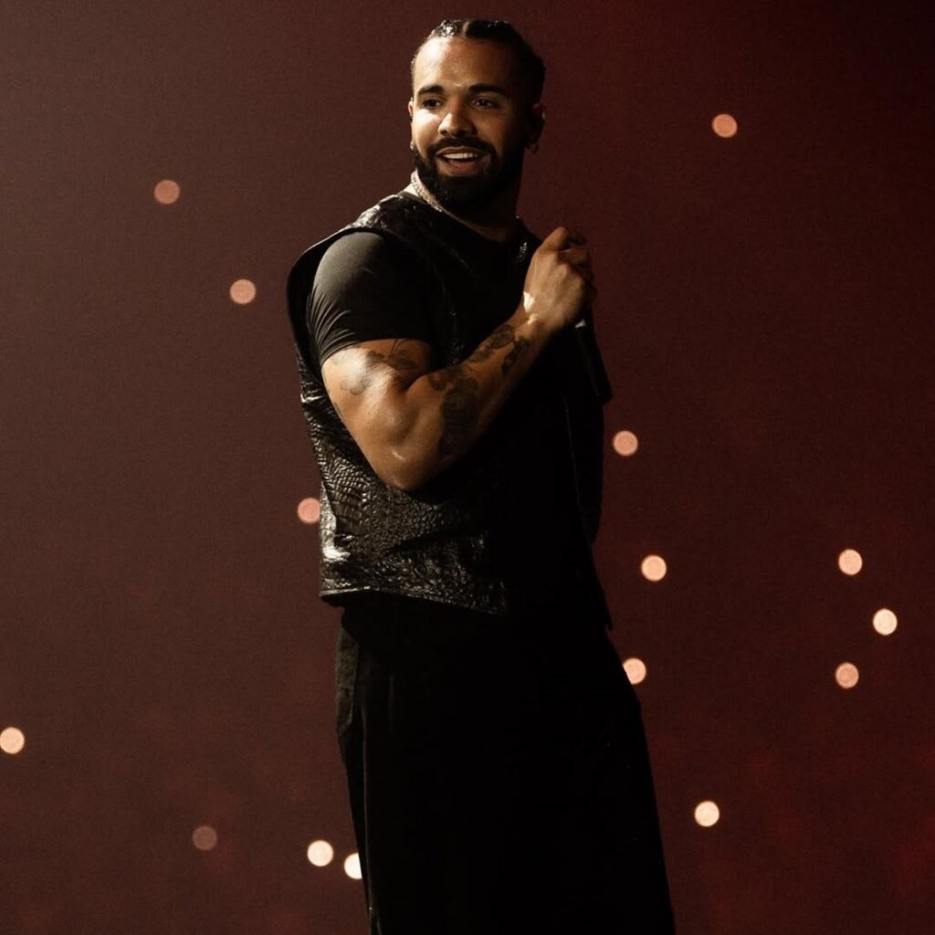 Bomba! Roberto Medina Baniu Cantor Polêmico do Rock in Rio Para Sempre!