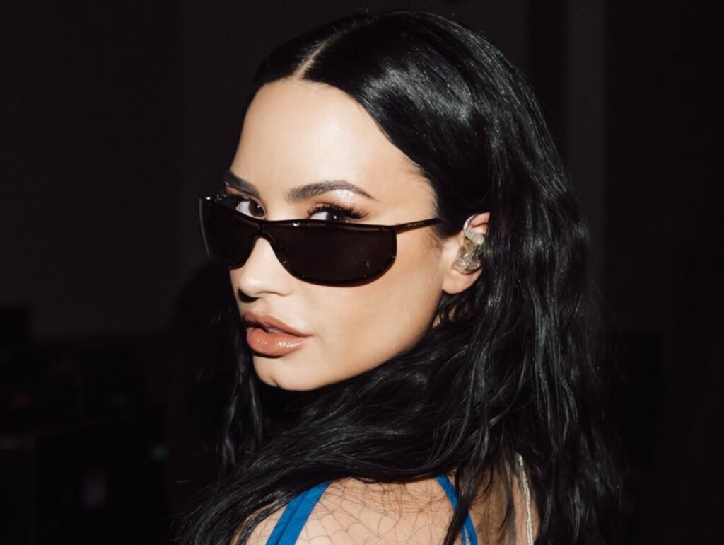 Pisa Menos, Demi! Cantora Surge com Vini Jr. em Campanha após ‘treta’ com Neymar