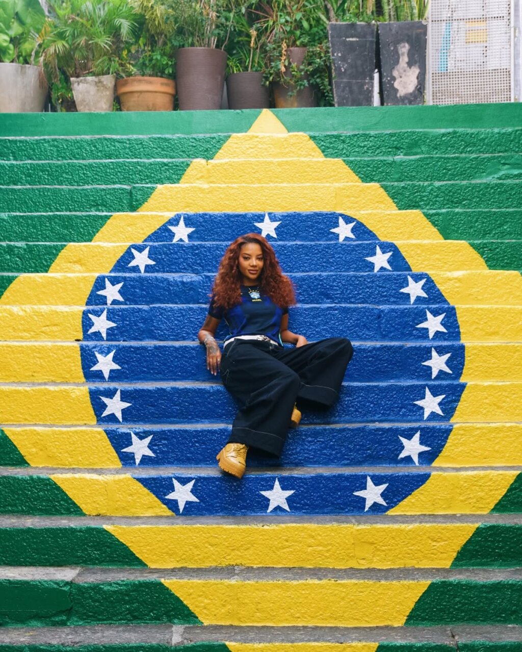 Ludmilla e o Hitmaker da Lady Gaga Juntos? Farofa Chora de Emoção!