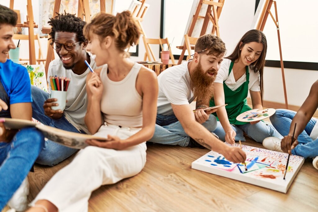 Pinte, Toque, Escreva: Sua Dose de Juventude Cerebral Está na Criatividade!