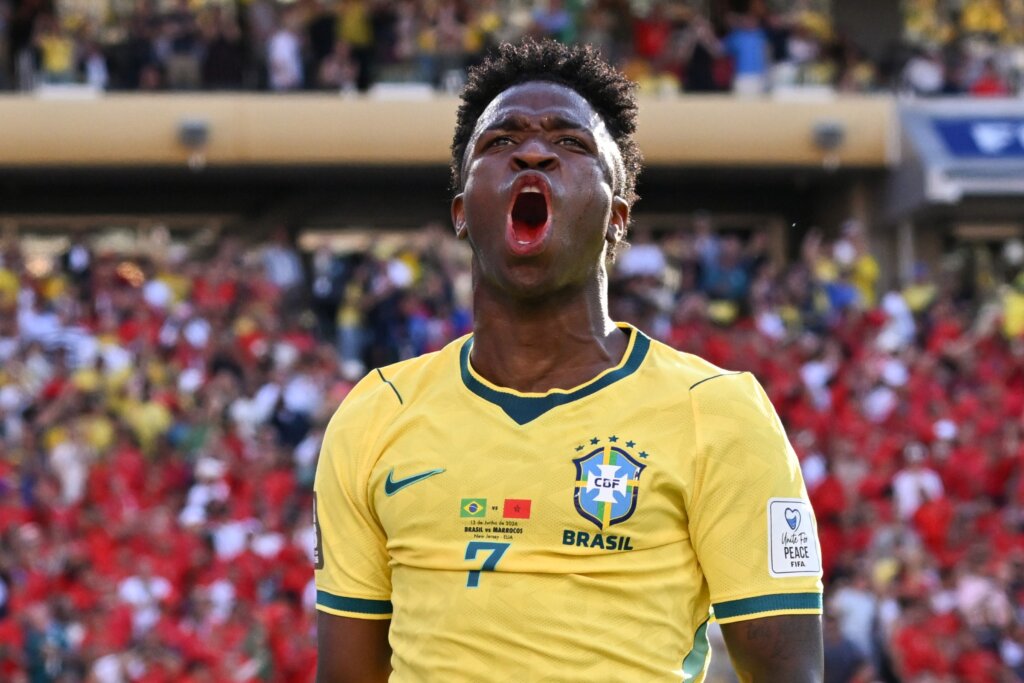 DF Ferve: Brasil Enfrenta a Escócia pela Copa e a Torcida Se Prepara!