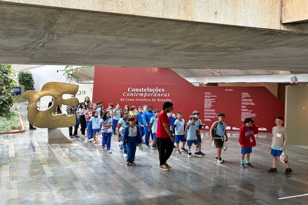 Farofa Cultural: Alunos de Taguatinga Prestigiousam ‘Constelações Contemporâneas’ no Teatro Nacional