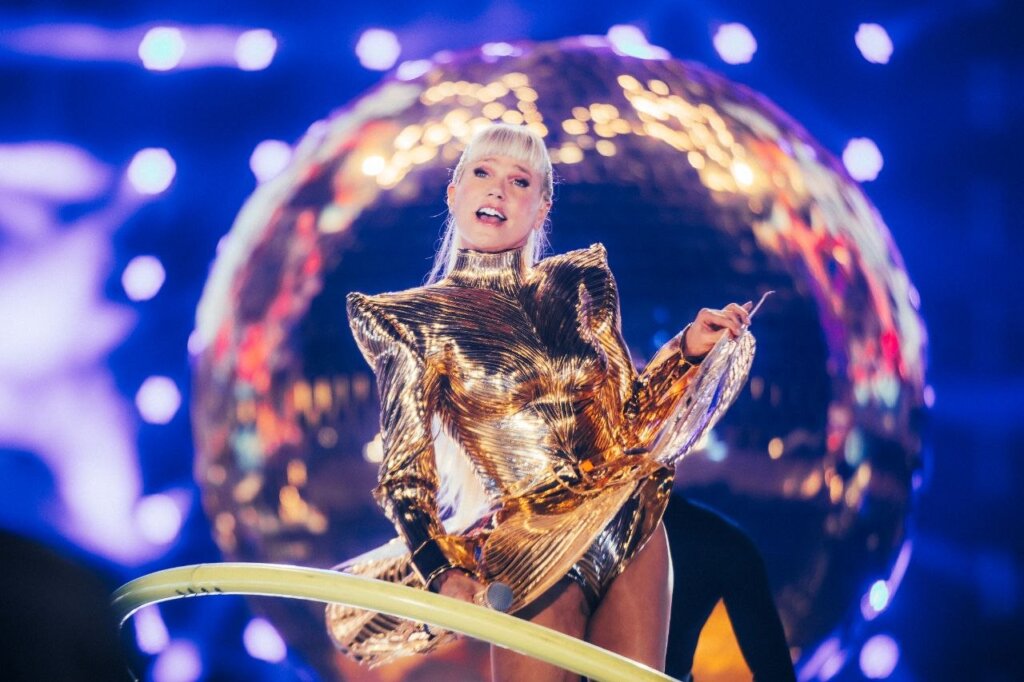 Xuxa Leva 50 Mil Baixinhos Crescidos Às Lágrimas na Estreia de ‘O Último Voo da Nave’!