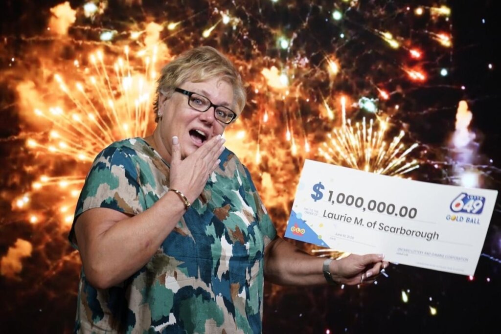 A Sorte Mora na Bolsa: Canadense Esquece Bilhete Premiado e Leva R$ 5 Milhões!