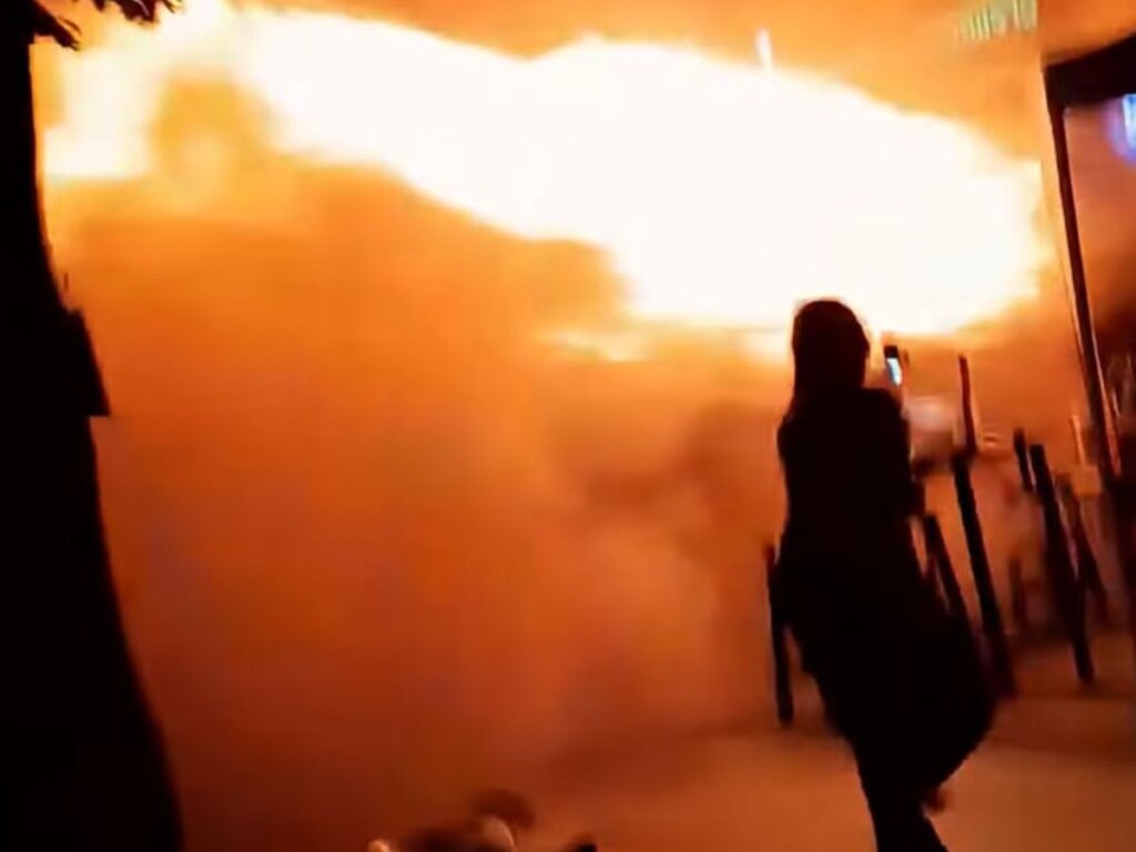 Tragédia Chocante em Bangkok: Incêndio em Bar Mata 27 e Deixa Pessoas em Pânico Total!