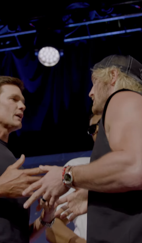 BABADO FORTE! Tom Brady Dá Tapa em Logan Paul e GERA O MAIOR AUÊ em NY!