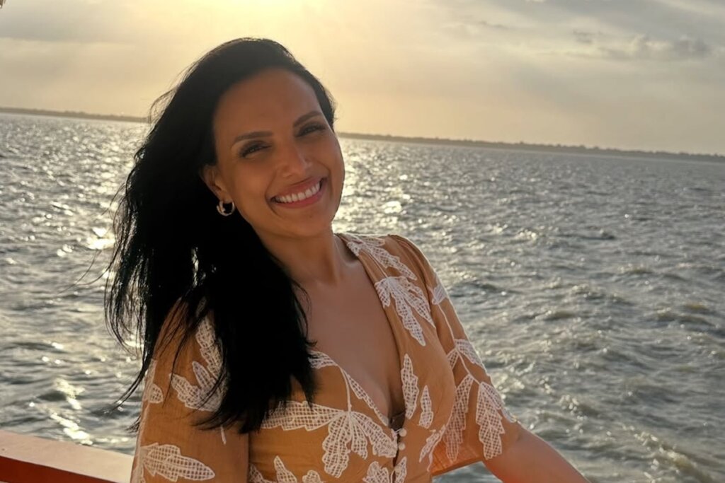 O Babado É Forte! Márcia Dantas Chora Ao Vivo, É Substituída e Solta a Indireta: “Sua Paz É Muito Cara”