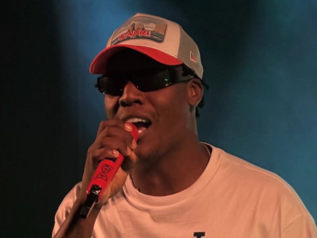 Mc Kekel de olho em Anitta para ‘outro patamar’ da música brasileira!