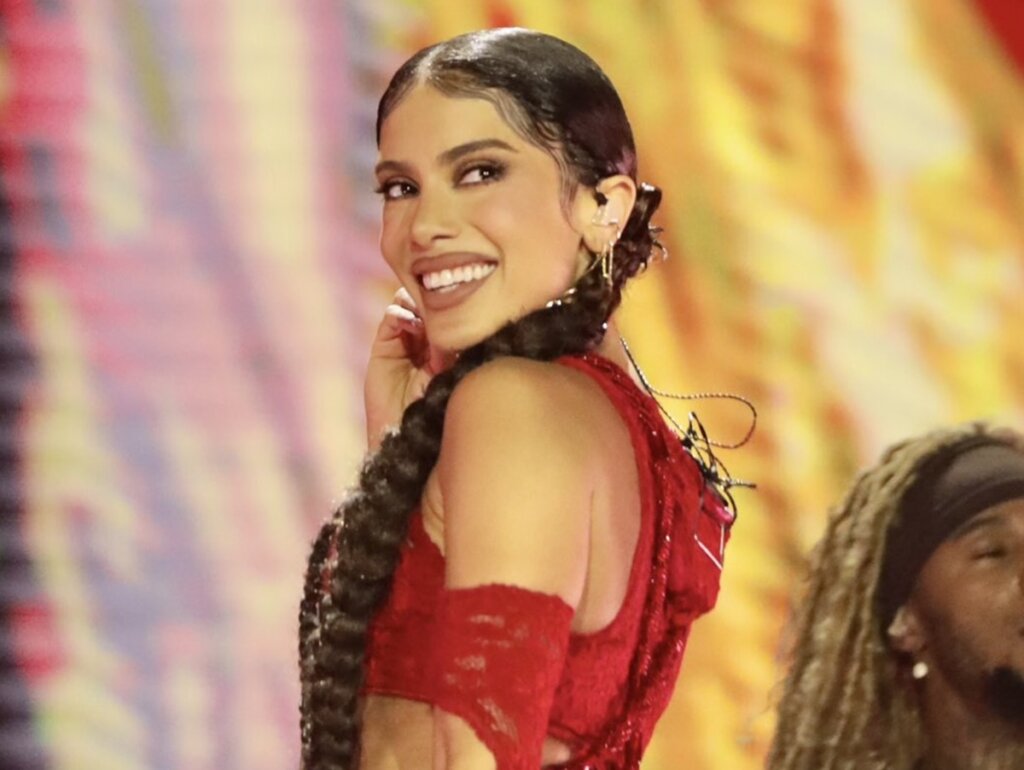 Anitta Vira Atriz! Primeiras Fotos Como Personagem De Filme Vazam E Fãs Piram!