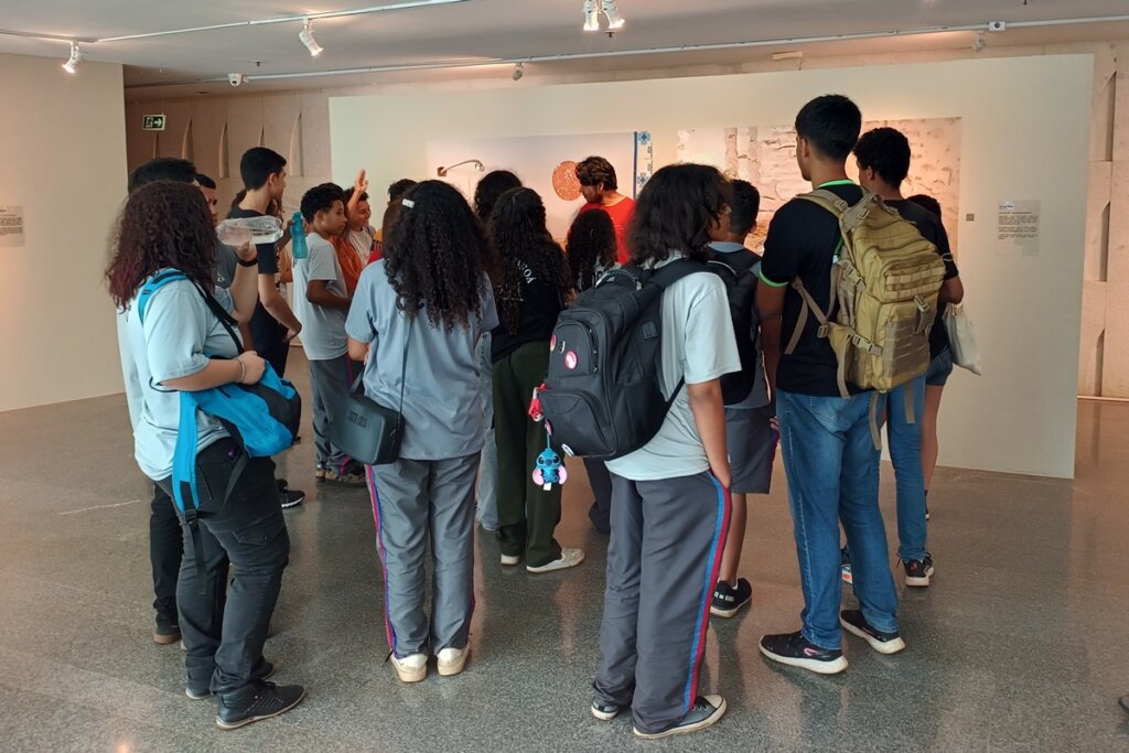 Arte que Acolhe: Alunos do Paranoá Brilham na Mostra Constelações Contemporâneas