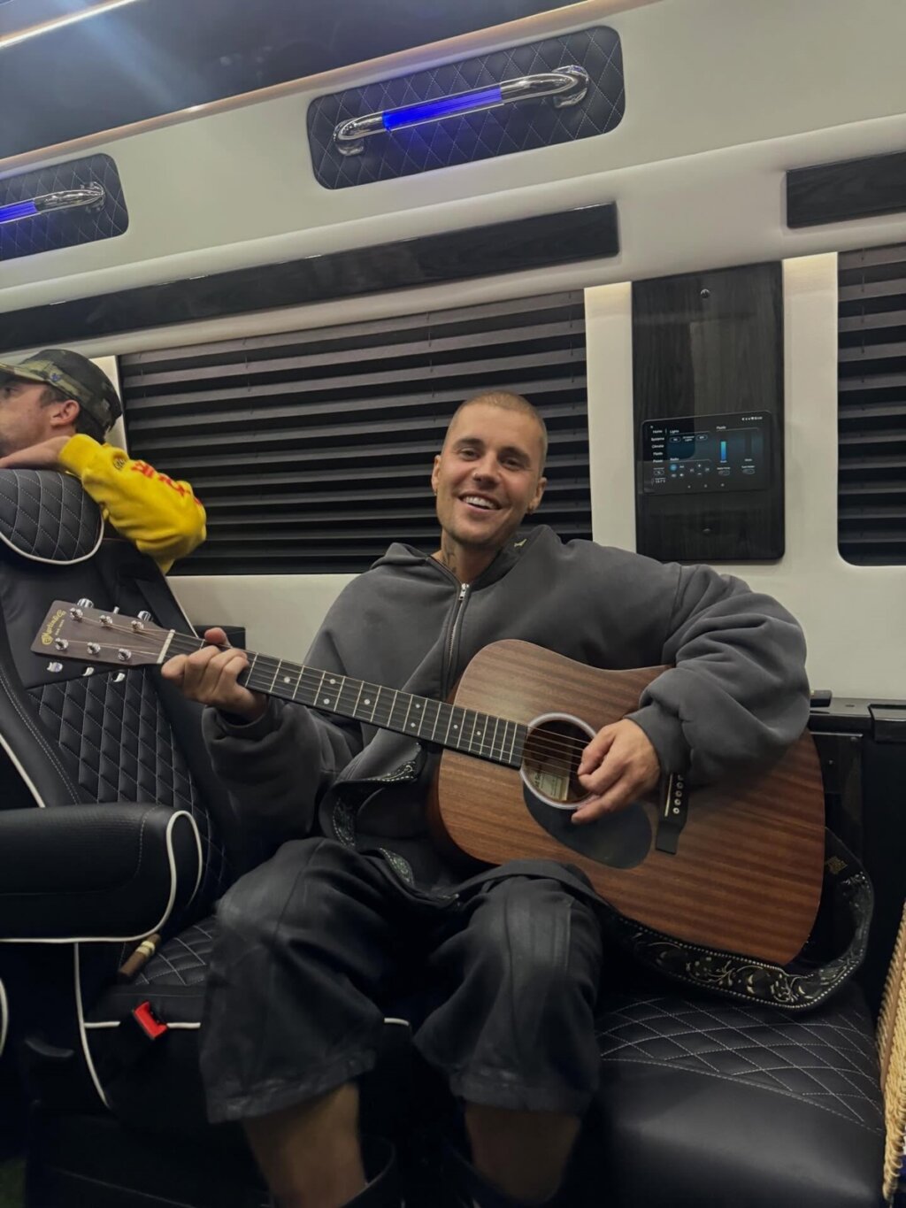 SURTO COLETIVO! Justin Bieber pode cantar na final da Copa do Mundo 2026!