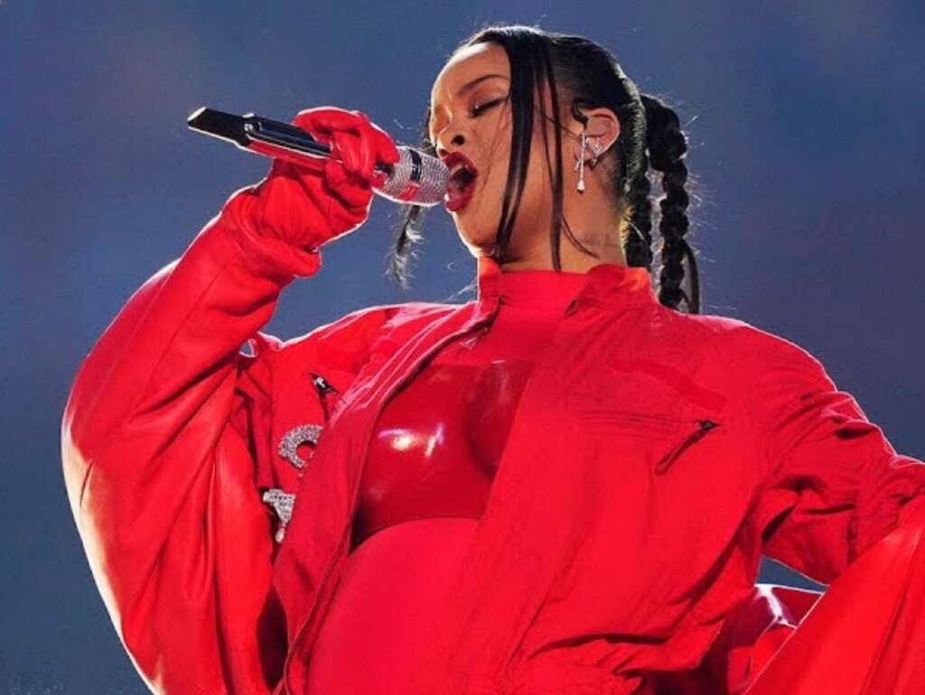 Rihanna Rockeira? Fontes Confirmam “R9” Com DNA de Queen e Freddie Mercury!