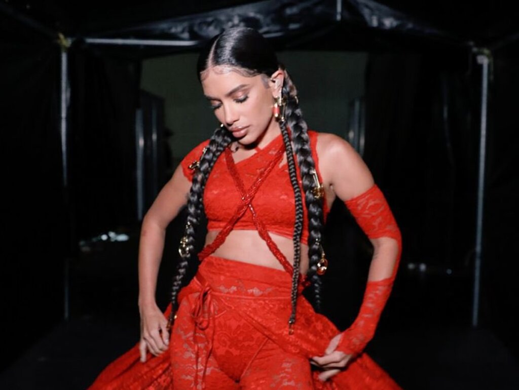 Anitta Incendeia as Redes e Fãs Deliram com Possíveis Feats de ‘EQUILIBRIVM Part. II’!