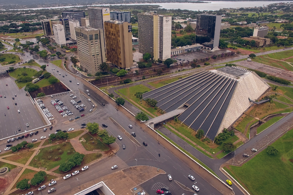 Brasília Sob Novo Olhar: “Utopias em Construção” Desvenda a Capital!