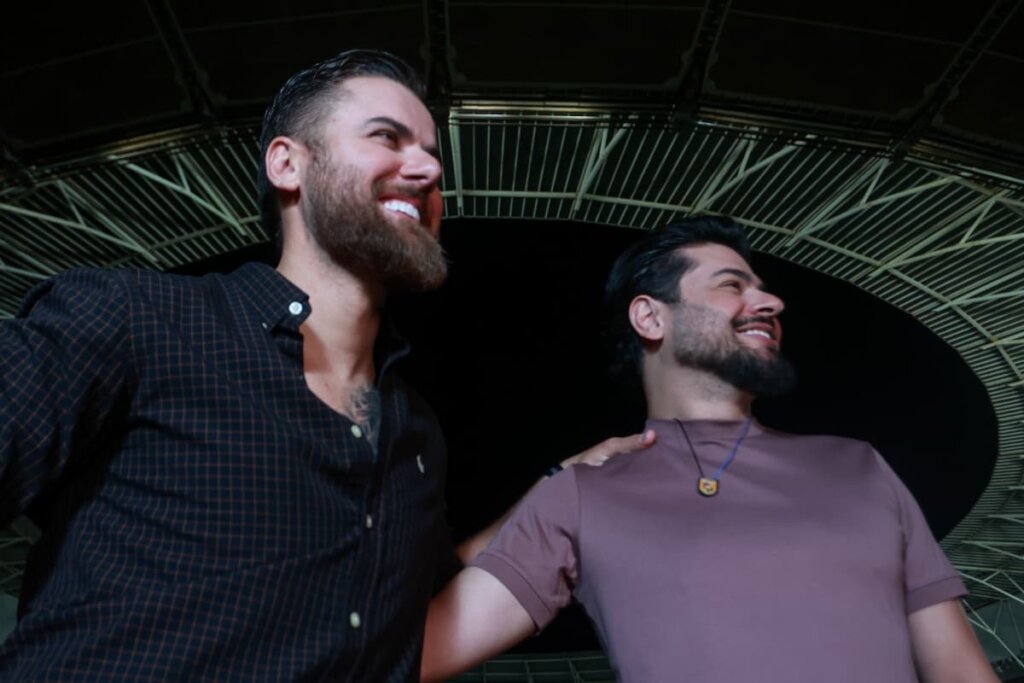Bomba no Farofa! Zé Neto e Cristiano Celebram 15 Anos com O MAIOR SHOW da Carreira em Brasília!