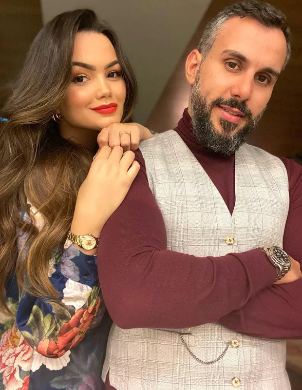 Vixe! Suzanna Freitas volta para casa dos pais e se surpreende: “Super estranho”