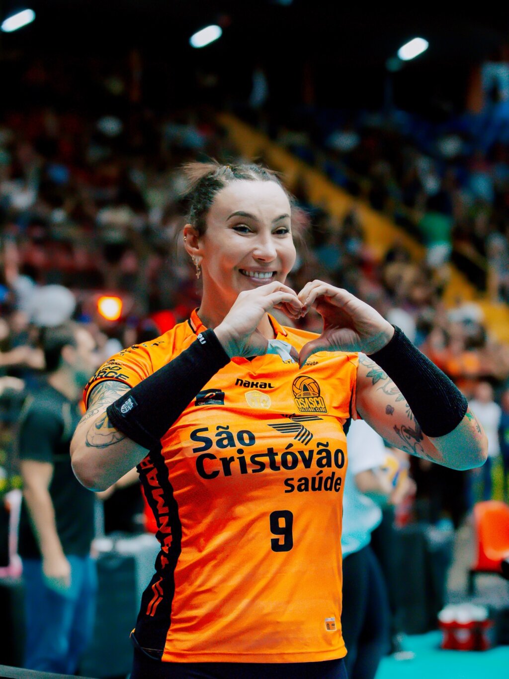 É TRETA! Ingrid Caravellas Celebra Proibição de Mulheres Trans no Vôlei e Manda Recado Afiado para Tifanny