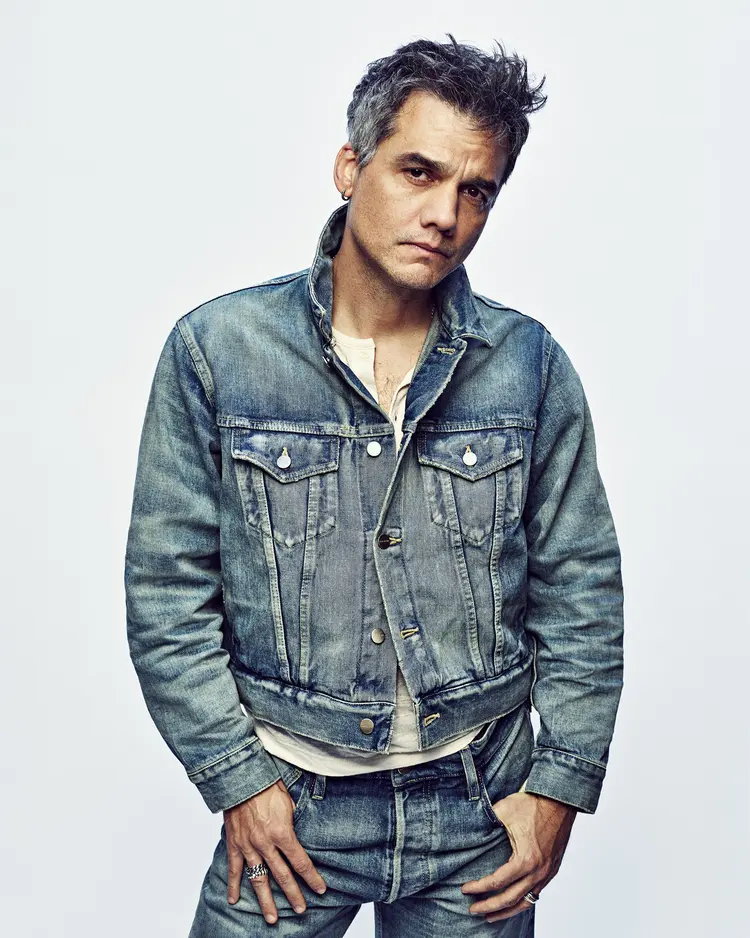 Bom Humor: A Receita de Wagner Moura para 25 Anos de Casamento!