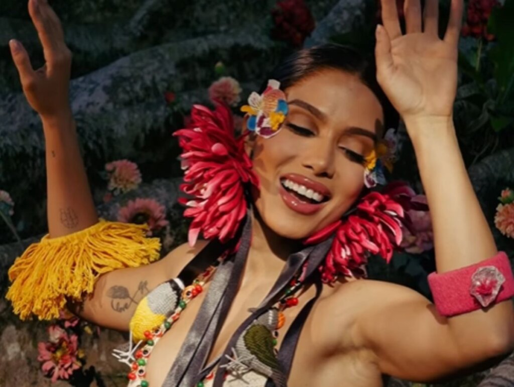Anitta Domina o Mundo: “EQUILIBRIVM” Chega a 182 Países e Conquista 10 Milhões de Novos Fãs!