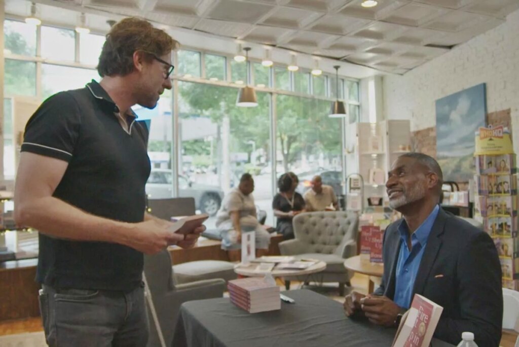Aos 90 Anos, Ele Se Declara Gay e Emociona em Documentário Que Explora Vidas Ocultas LGBTQIA+