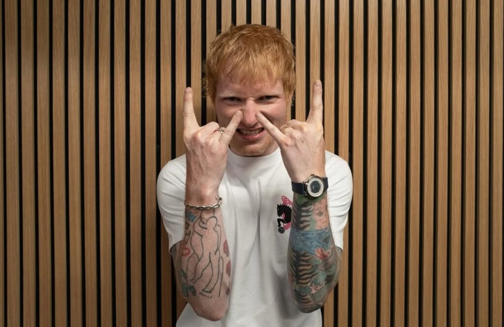 Ed Sheeran: O Gênio Invisível Por Trás de DOIS Hits do Top 10 Global!