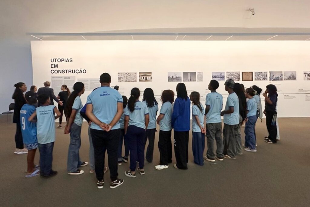 Rolê Cultural: Alunos de Itapoã e Ceilândia exploram ‘Utopias em Construção’ no Museu Nacional
