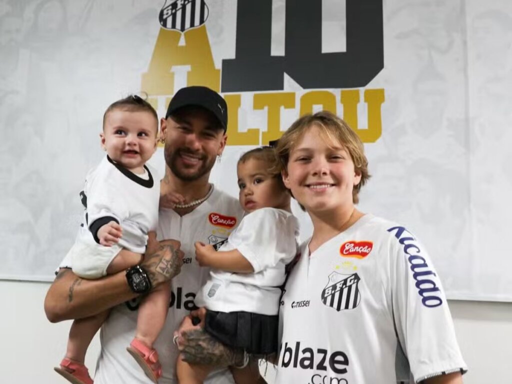 Derreteu a Web! Davi Lucca, Filho de Neymar, Leva Irmã Mavie Para o Balé em Momento de Pura Fofura