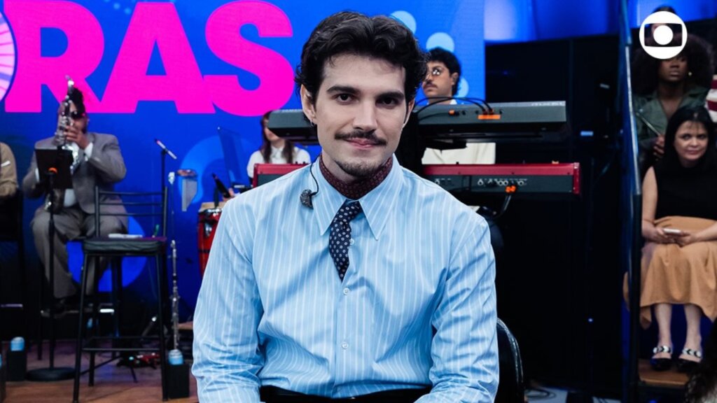 Jão Inicia Nova Era no ‘Altas Horas’ com ‘Memórias Póstumas’!