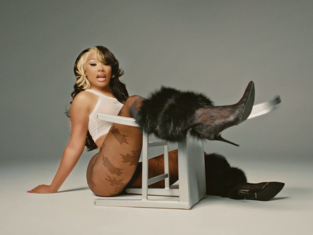 Tina Snow IS BACK! Megan Thee Stallion Incendeia as Redes com o Retorno de Sua Persona Mais Icônica
