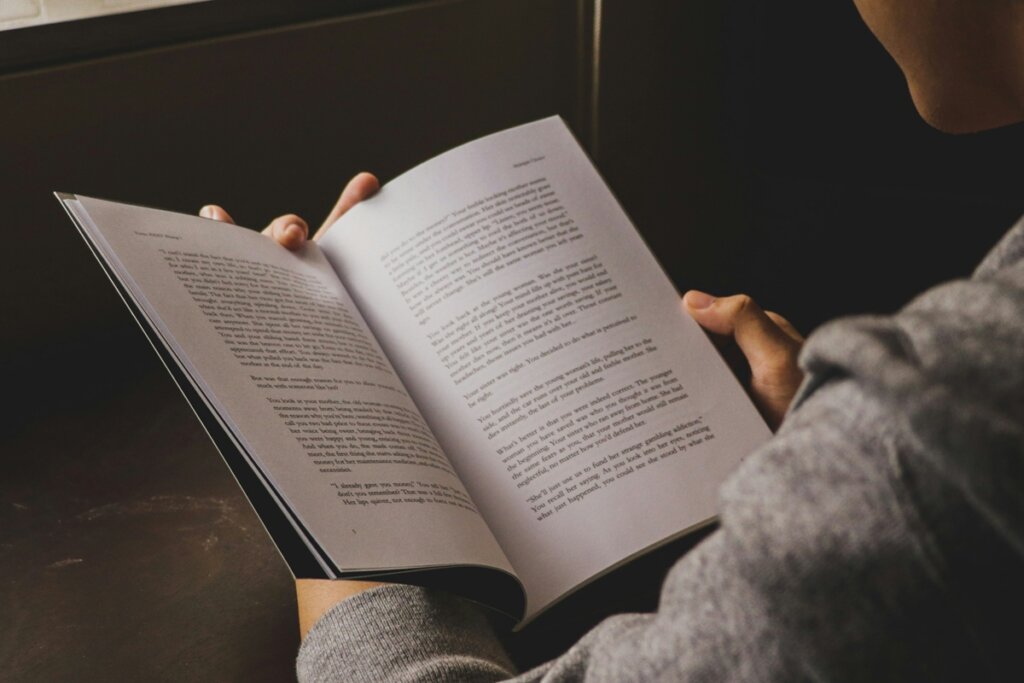 Não Sabe o Que Ler em Agosto? O Metrópoles Tem a Lista Perfeita (com 15 Livros!)
