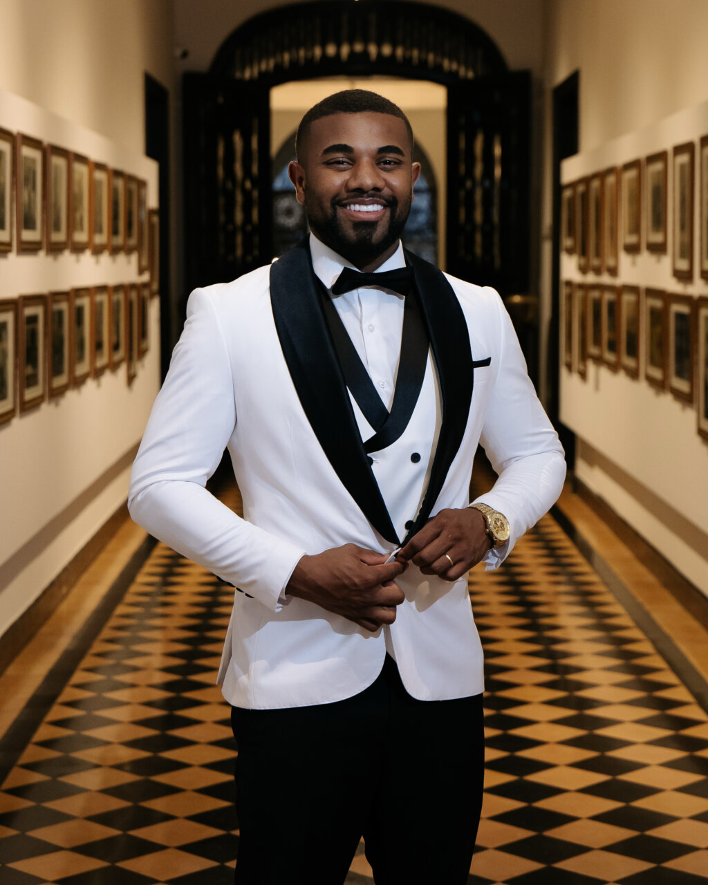 Davi Brito Causa Frisson: Campeão do BBB24 Escolhe Branco para Casamento com Emilly Araújo!