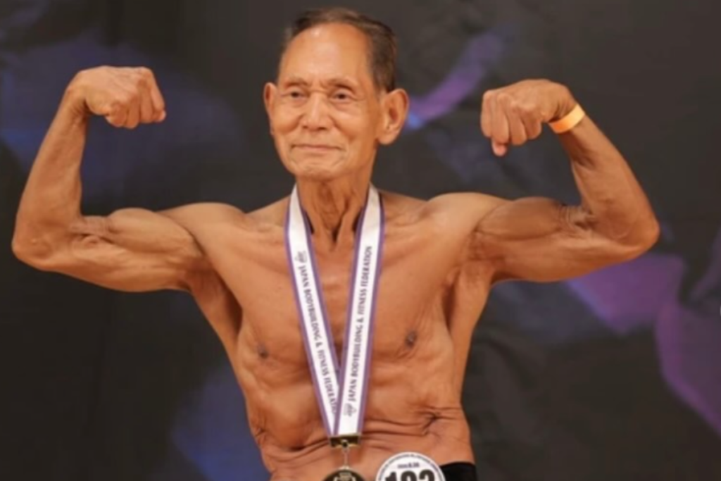 Aos 90, Japonês Maromba Choca o Mundo e Leva Campeonato!