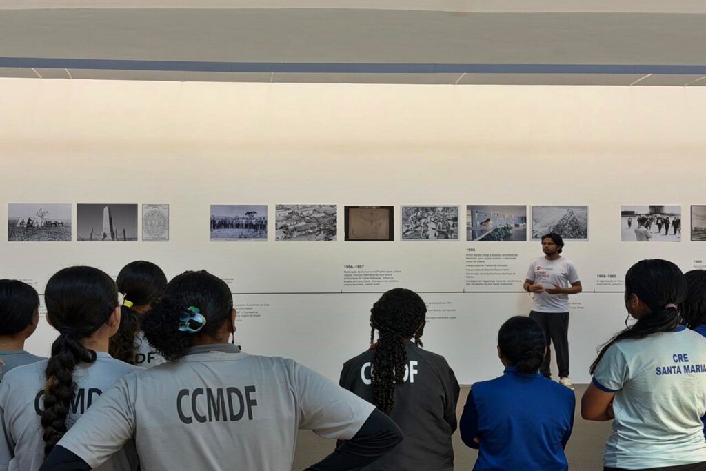 Farofa Cultural: Alunos de Santa Maria Mergulham na História com “Utopias em Construção”!