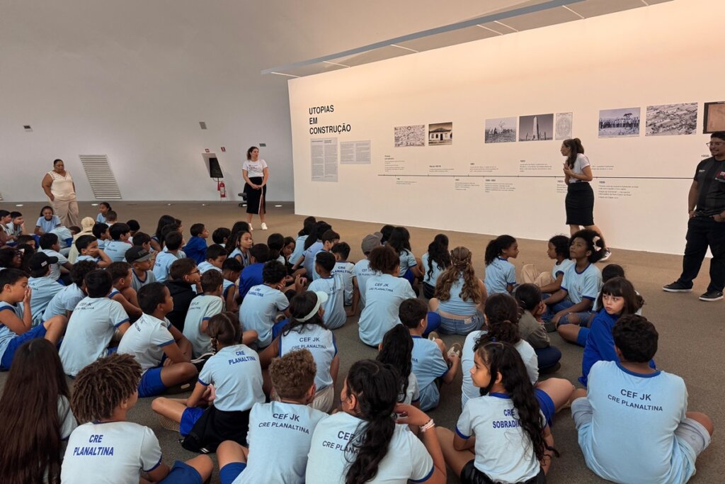 Pequenos Exploradores de Planaltina Mergulham nas Utopias de Brasília