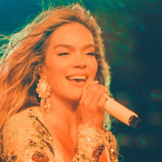 Karol G Imbatível! ‘Bby WOW’ Domina o Spotify Global por 26 Dias Consecutivos