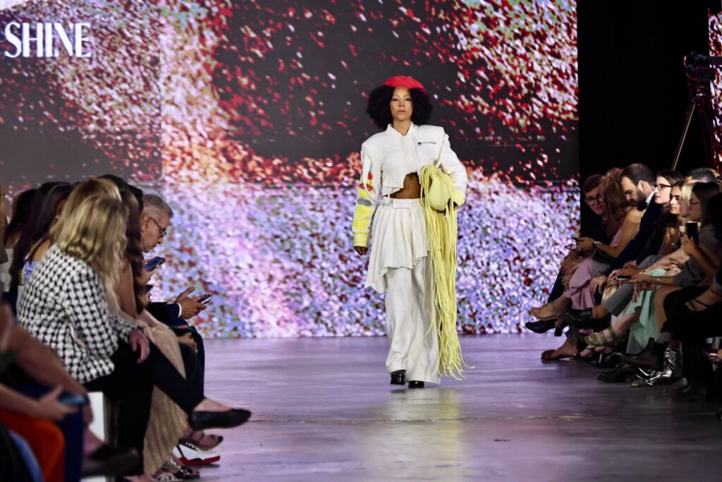 Metrópoles Catwalk: Negra Li, Jhona Burjack e Gabi Pires Fecham a 3ª Edição com Pura Estrela!