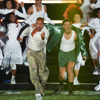 Sucesso Mundial: Pedro Sampaio e Ricky Martin Incendeiam NFL Rio e Conquistam a Gringa!