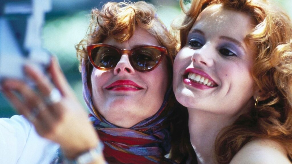 Direto de Hollywood para a Delegacia: Estrelas de ‘Thelma & Louise’ e ‘Hacks’ Presas em Protesto em NY!
