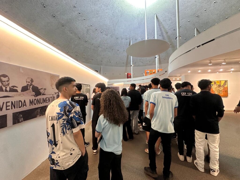 Galera de Samambaia Mergulha na Arte: ‘Utopias em Construção’ Chega ao Fim!