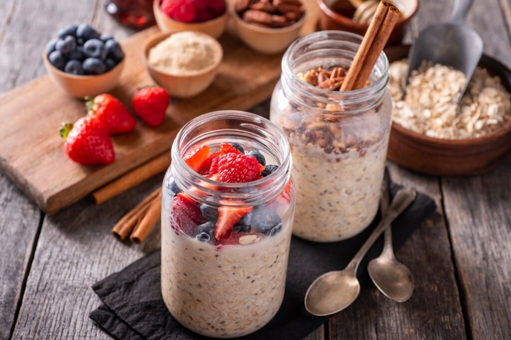 Diga Adeus ao Pão: Overnight Oats é a Tendência Que Vai Mudar Seu Café da Manhã!