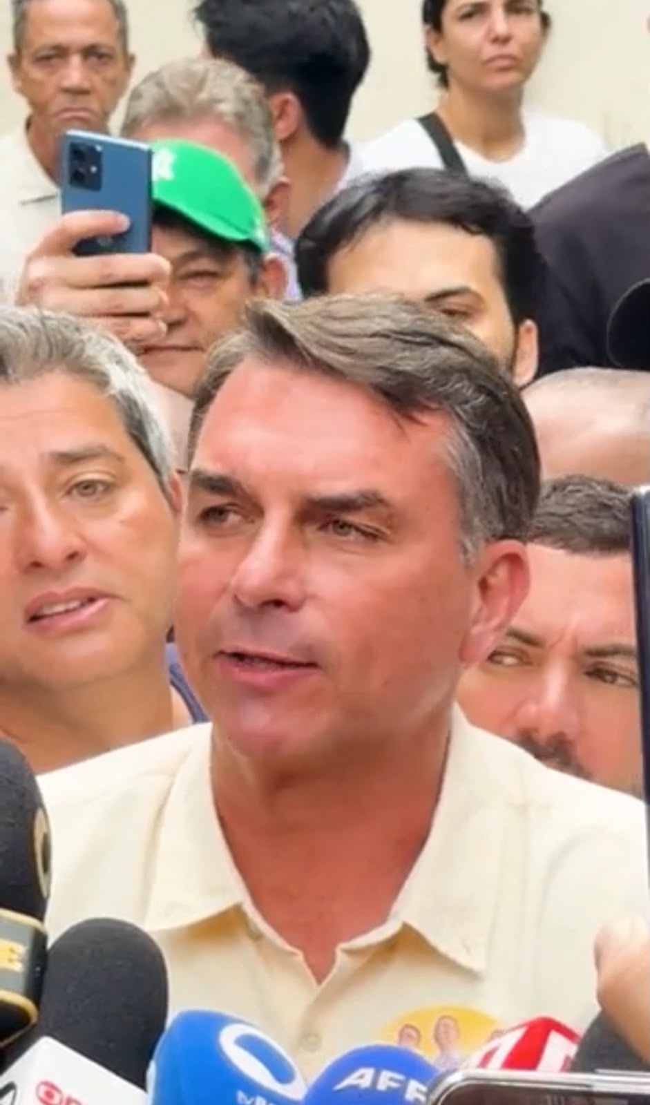 Flávio Bolsonaro: ‘O Brasil Não Aguenta Mais Quatro Anos Disso!’
