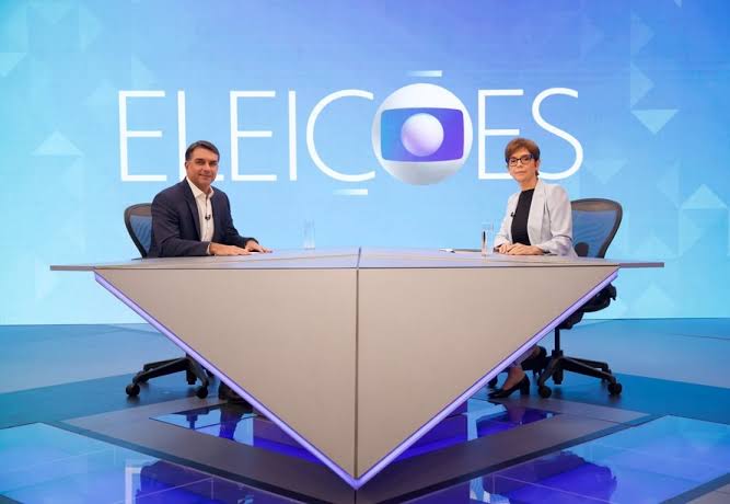 Flávio Bolsonaro ‘Freia’ Irmão Eduardo na Chancelaria e Desmente Pai Pedindo Cargo!