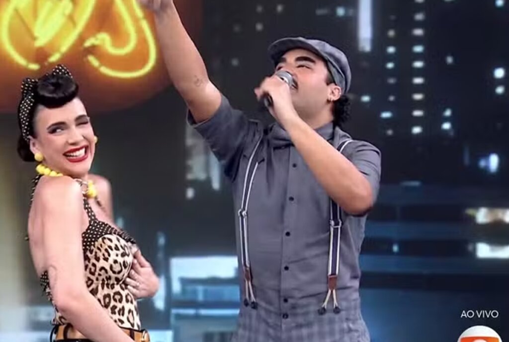BOMBA! Gabi Cardoso, professora do Dança dos Famosos, revela gravidez ao vivo!