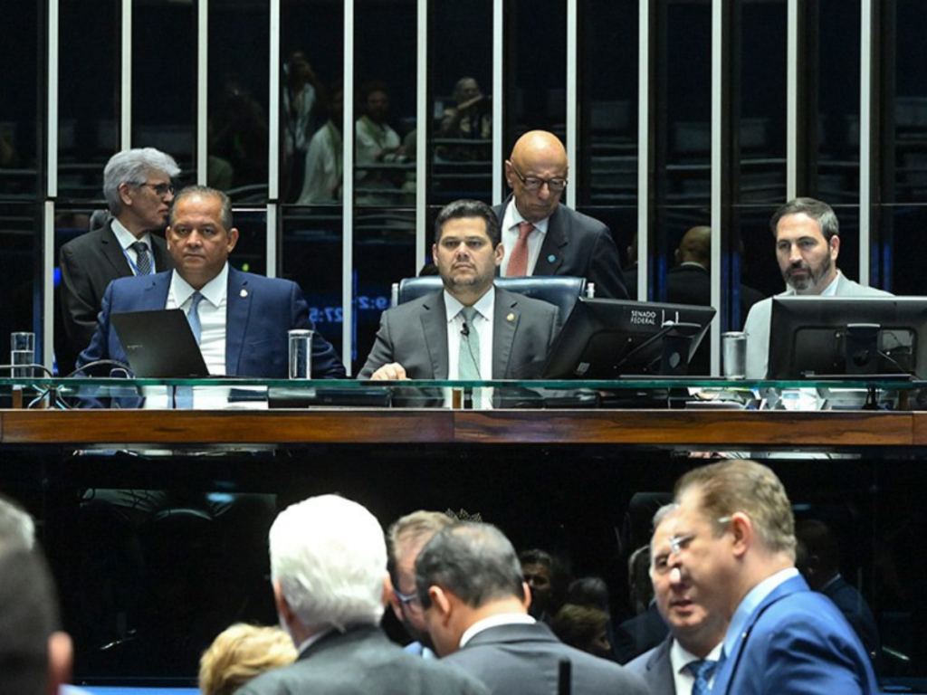 Dança das Cadeiras no Senado: Só 14 dos 32 Garantem Mais Oito Anos de Mandato!