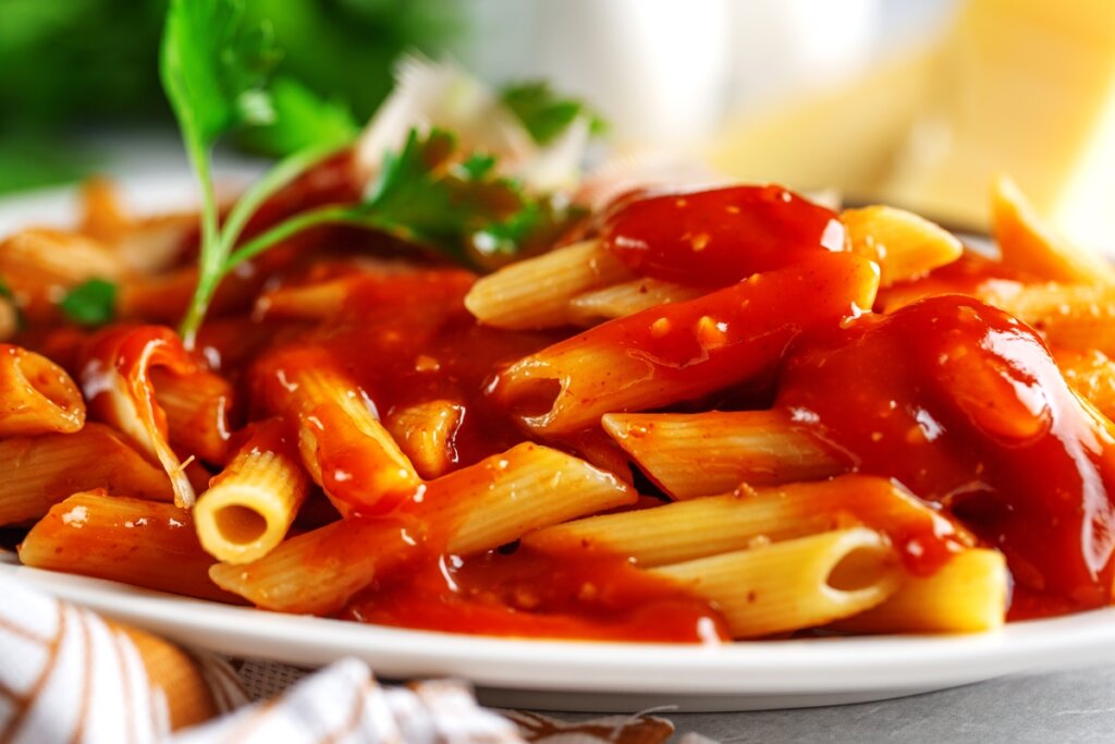 Dia do Macarrão: Molho Sugo Caseiro Traz Sabor de Restaurante Italiano para Sua Mesa!