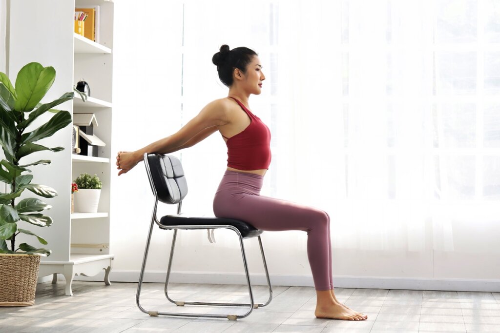 Adeus Dor no Joelho: Personal Ensina 3 Exercícios de Pilates em Apenas 5 Minutos!