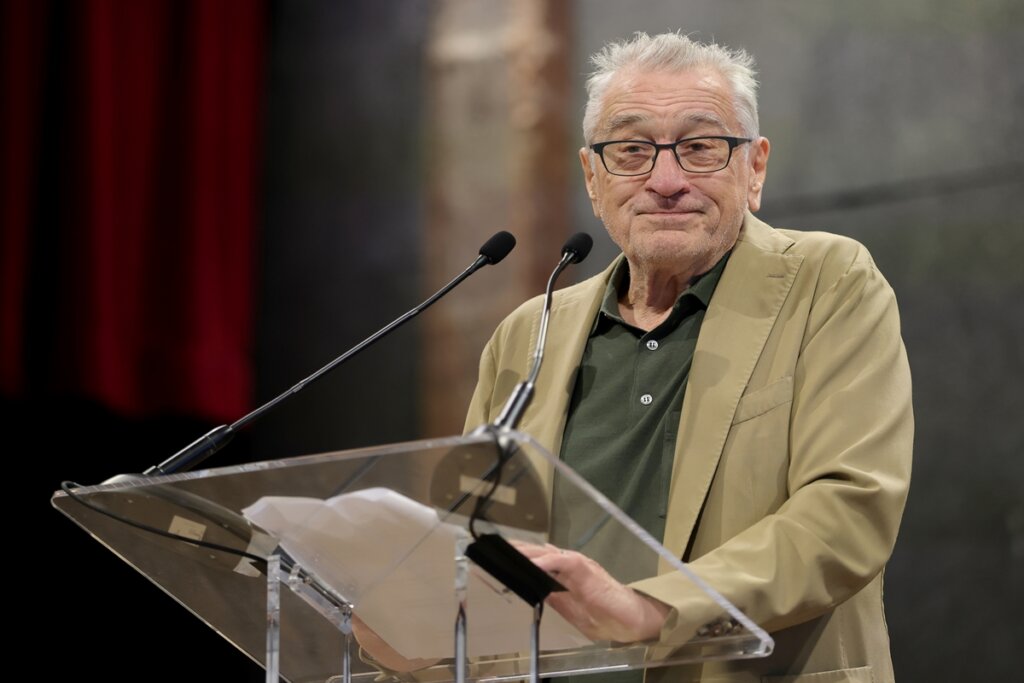 Robert De Niro Aos 83: Acordando Antes do Galo e Mandando Ver!