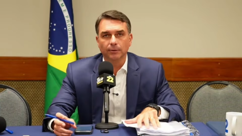 Flávio Bolsonaro Vê Virada e Aposta Tudo na Migração de Votos Para o 1º Turno!